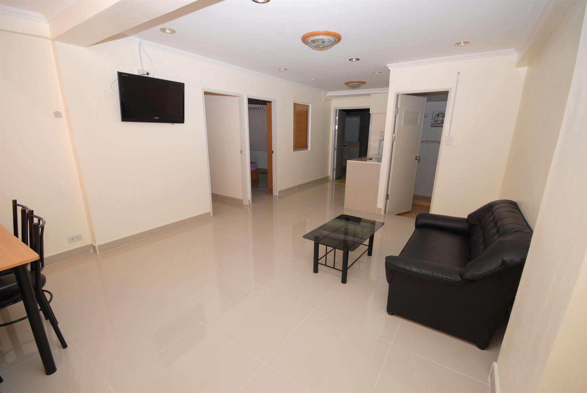 Cozy Loft Hostel Pattaya Exterior photo